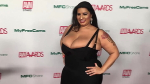 Loni Legend amongst pornstar Nina Elle