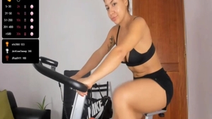 Super cute latina chick agrees to workout in HD
