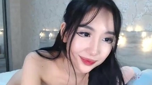 Asian squirts on web-cam in HD