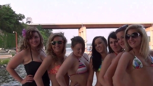 Nebraska Coeds: Naked girl flashing at the party HD