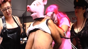 Fetish pussy sex accompanied by very kinky amateur