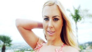 Busty babe Summer Day raw good fuck in the pool